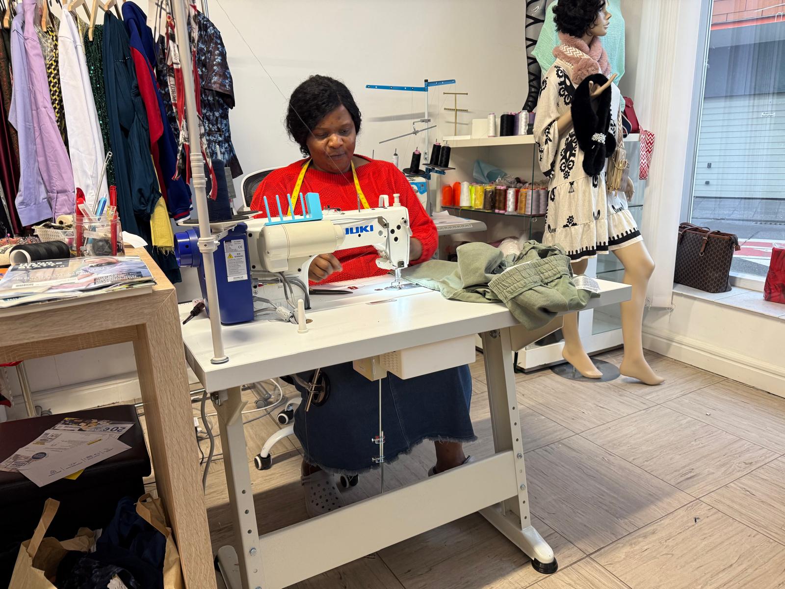 Constance N. Asangmbe, Inhaberin von E'S Fashion